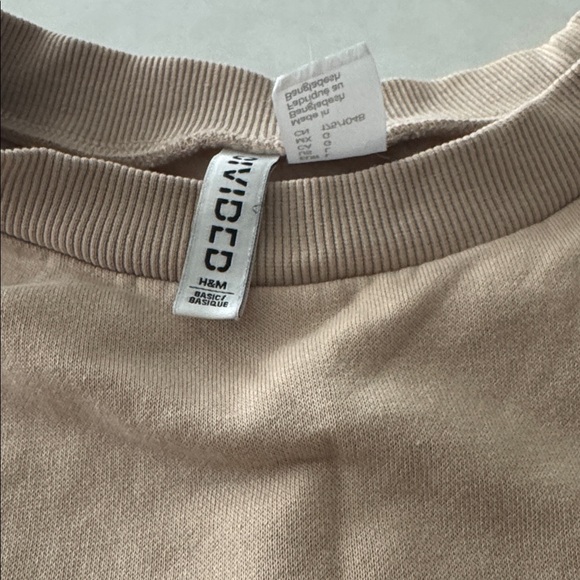 H&M Beige Ribbed Crewneck Top - Picture 3 of 3